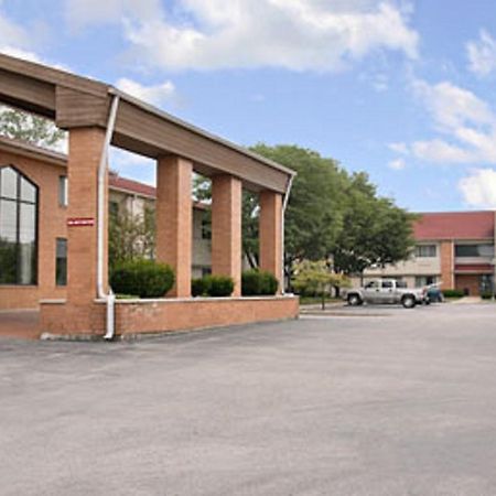 Travelodge Indianapolis Castleton Bagian luar foto