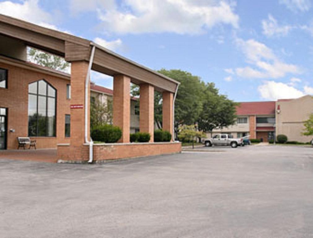 Travelodge Indianapolis Castleton Bagian luar foto